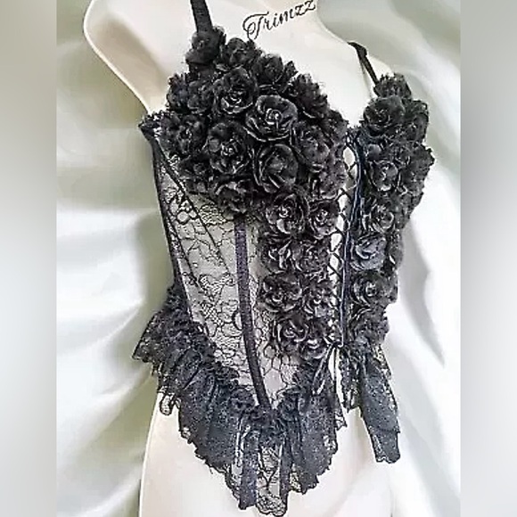 Size Small…..……Black Detailed 3D Floral Corset Top.  New……Widow - Picture 2 of 10